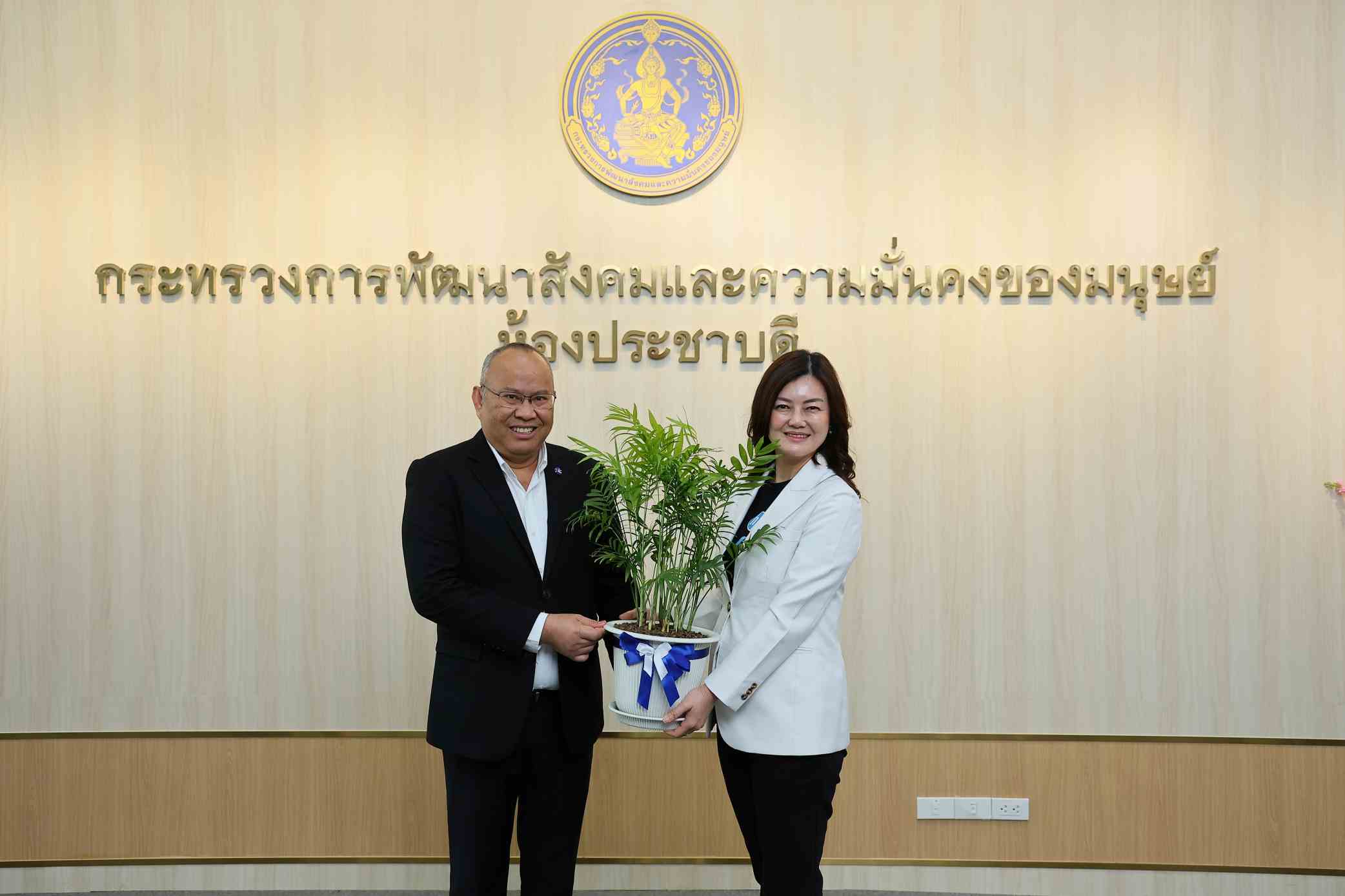 เอชพี ประเทศไทย-พม. ส่งเสริมองค์ความรู้ด้านการรีไซเคิล-คืนสีเขียวให้โลก