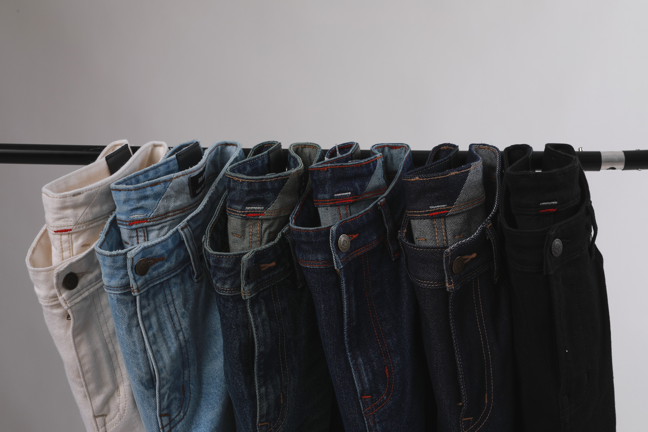 JOHN HENRY จบทุกปัญหายีนส์กวนใจ เปิดตัว JOHN HENRY JEANS