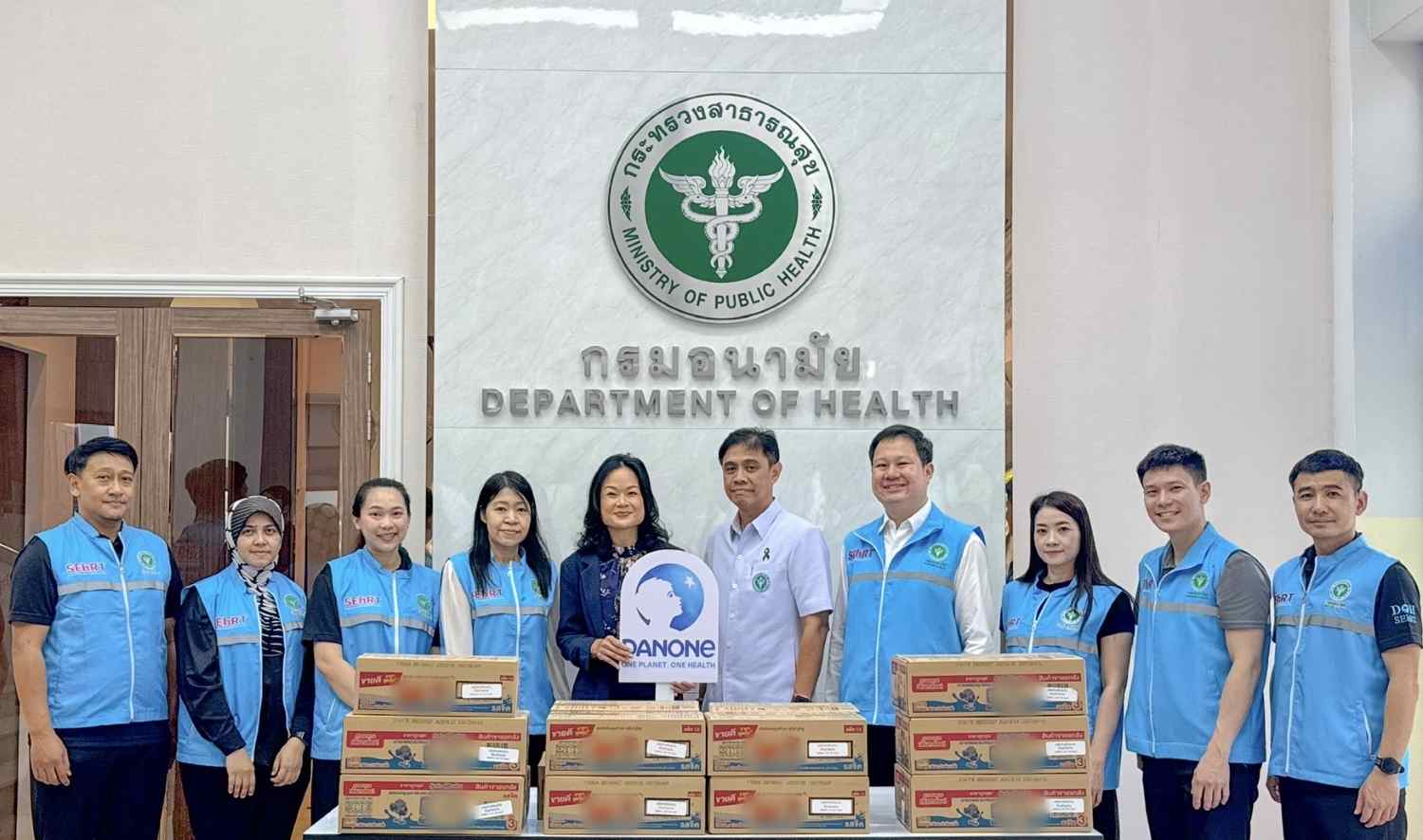 ดานอน ประเทศไทย ส่งมอบนม UHT รวม 22,200 กล่อง สนับสนุนเด็กๆ และครอบครัว